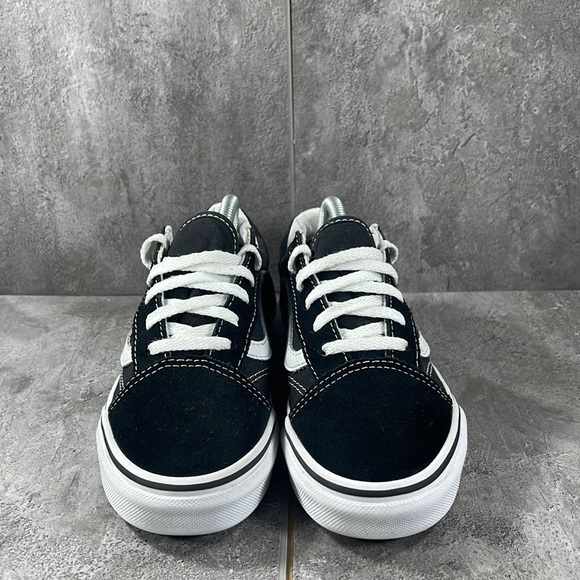 Vans Old Skool Black White Youth Size 3 Unisex - Picture 2 of 8